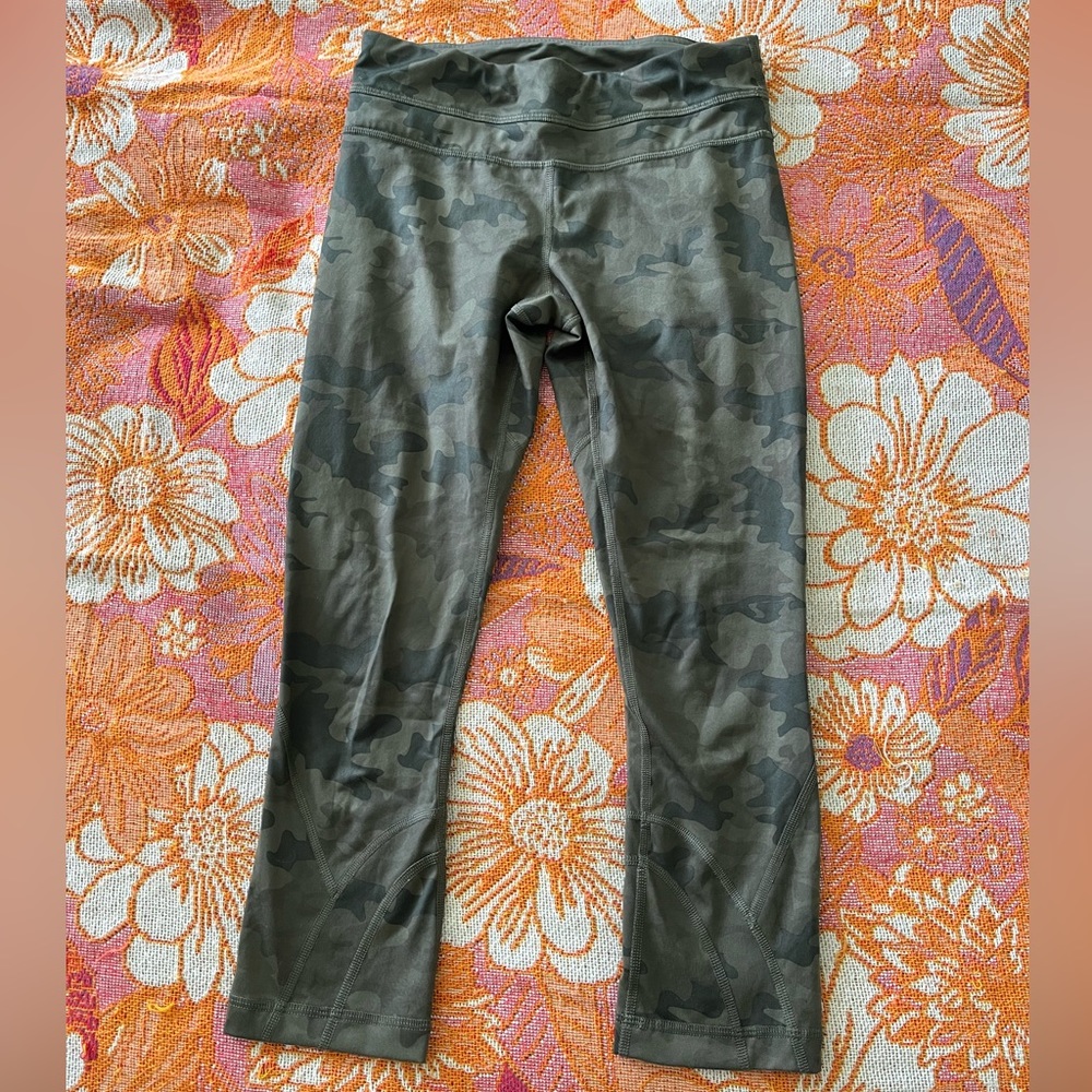 lululemon camo cropped leggings
